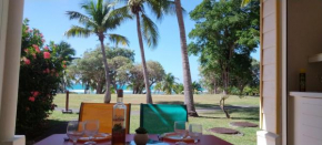 Grand studio 4 pers superbe vue mer et cocotiers dans Village Vacances Sainte-Anne plage à - 30 m